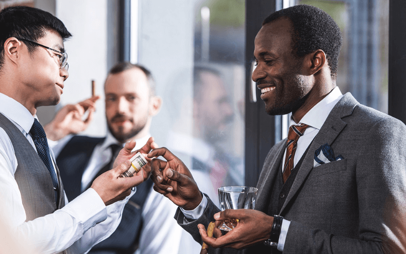 Đối tượng hút xì gà đa dạng, không gói gọn trong khuôn mẫu